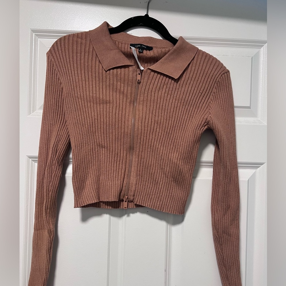Brand new long sleeve top! stretchy and soft!!